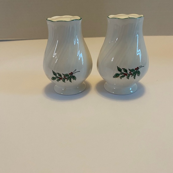Happy Holidays by Nikko Salt and Pepper Set Christmas White & Red Holly berry - Picture 1 of 13